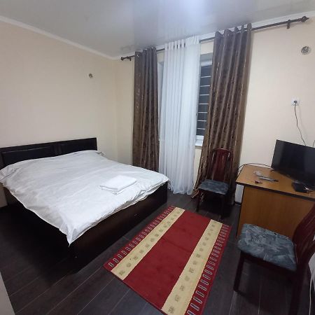 Adi Hotel บิชเคก ภายนอก รูปภาพ